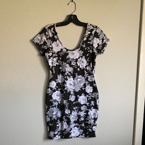 Floral print black/grey/white small mini dress